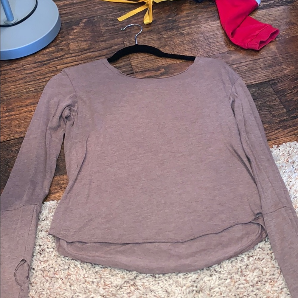 Long sleeve athletic top